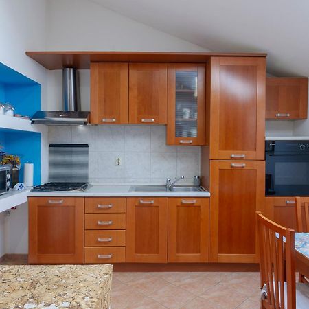 Amu Apartment Пула Екстериор снимка