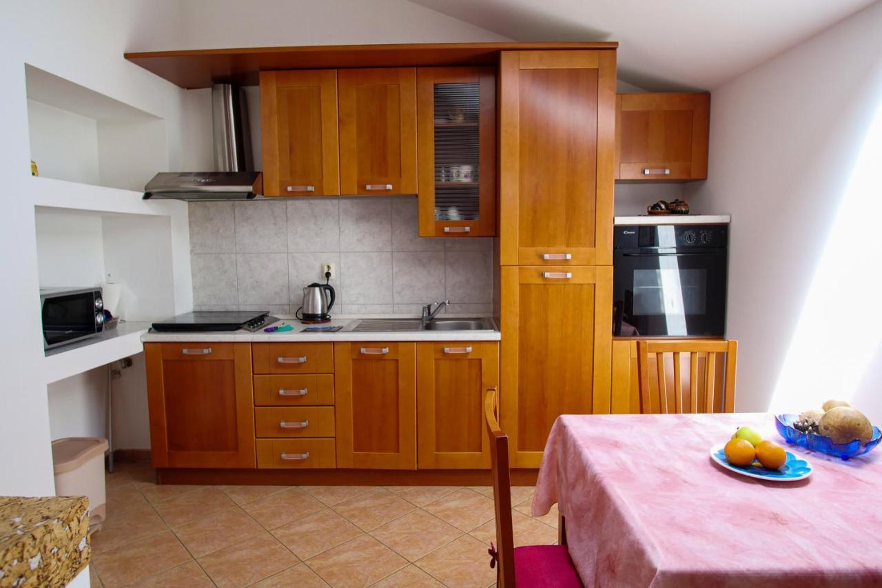 Amu Apartment Пула Екстериор снимка